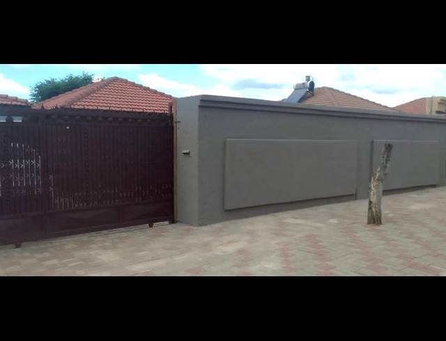 2 BEDROOM PROPERTY TO RENT IN GOUDRAND